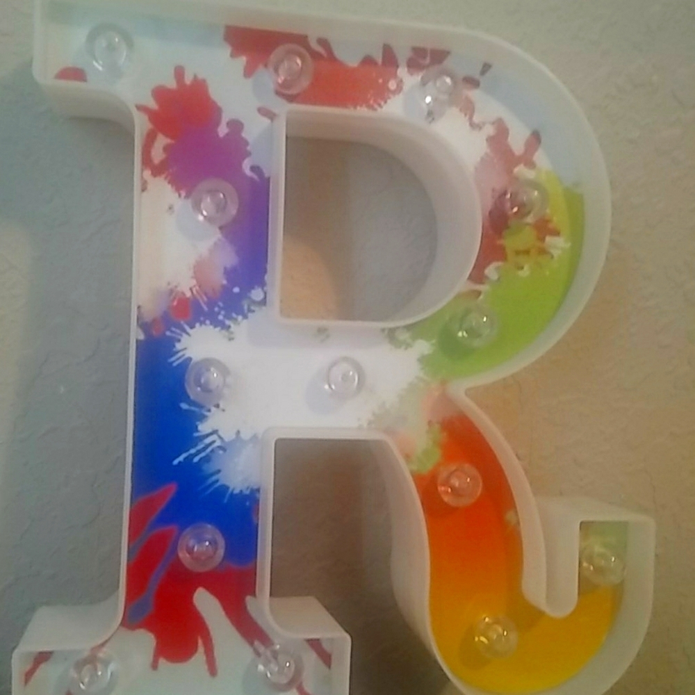 Light up R decor